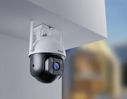Tenda CH3-WCAV2.1 3MP Outdoor Wi-Fi Pan/Tilt Camera